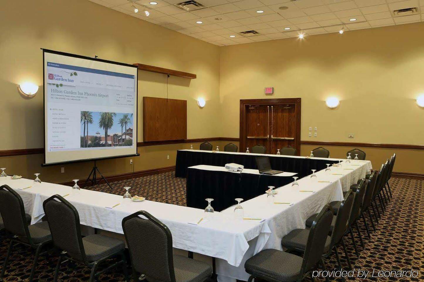 Hilton Garden Inn Phoenix Airport Екстер'єр фото